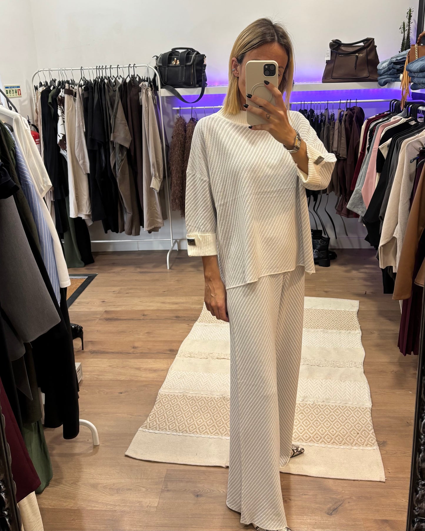 Conjunto malha com brilho