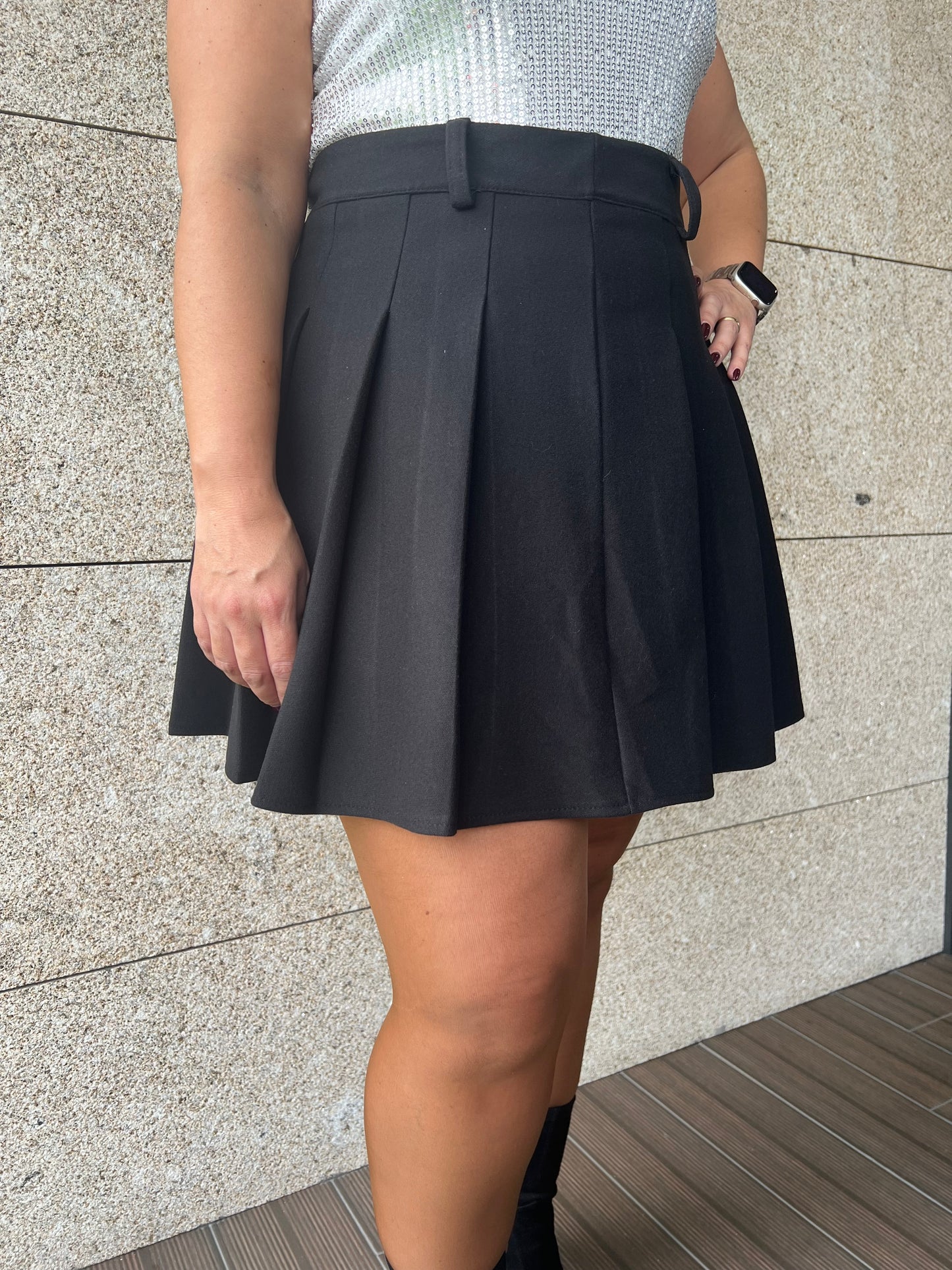 Saia Preta c/ Pregas